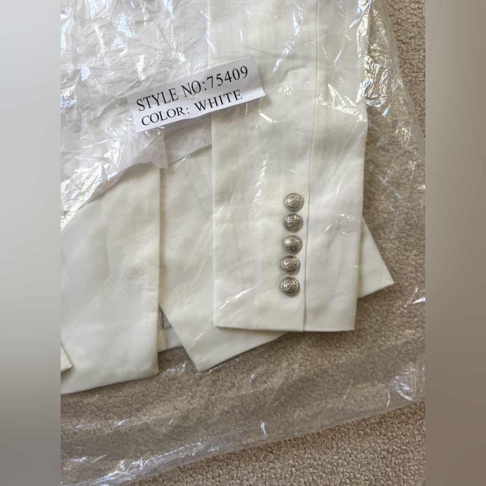 NWT - Dolce Cabo White Double Breasted Blazer Size Small | New in Poly Bag - Picture 5 of 5